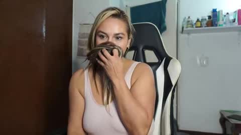 Snapshot of scarlettbellee chatting on April 29, 2026, 5:30 pm Scarlett online show from April 29, 2026, 5:30 pm