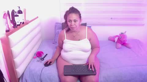 Snapshot of scarlettbooty chatting on April 28, 2026, 10:09 am scarlettbooty online show from April 28, 2026, 10:09 am