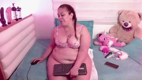 Snapshot of scarlettbooty chatting on May 18, 2026, 11:49 am scarlettbooty online show from May 18, 2026, 11:49 am