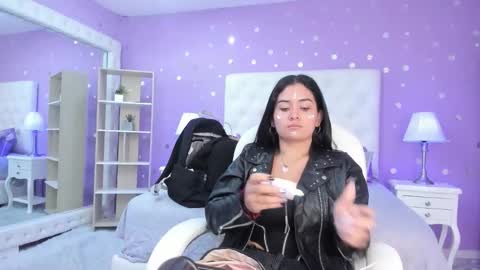 Snapshot of scarlette_15 chatting on November 9, 2025, 12:03 pm Scarlette online show from November 9, 2025, 12:03 pm
