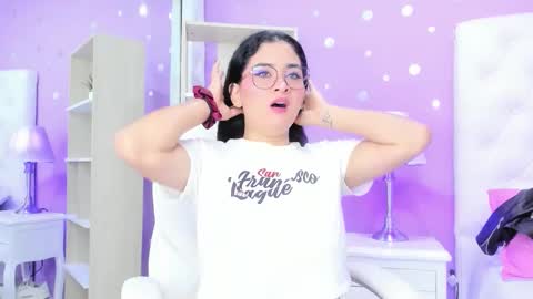 Snapshot of scarlette_15 chatting on November 26, 2025, 3:18 am Scarlette online show from November 26, 2025, 3:18 am