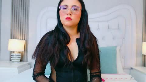 Snapshot of scarlettpetrovaa chatting on April 6, 2026, 11:44 am Scarlett Petrova online show from April 6, 2026, 11:44 am