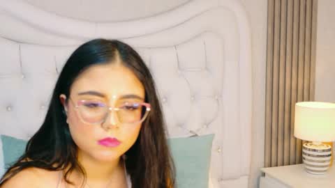 Snapshot of scarlettpetrovaa chatting on April 15, 2026, 12:56 pm Scarlett Petrova online show from April 15, 2026, 12:56 pm