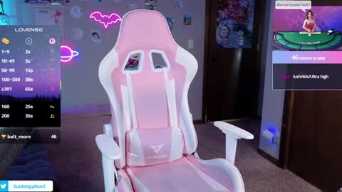 Snapshot of scarlettpython1 chatting on December 17, 2025, 12:38 am Scarlett online show from December 17, 2025, 12:38 am