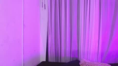 Scarlett online show from November 25, 2025, 4:45 am