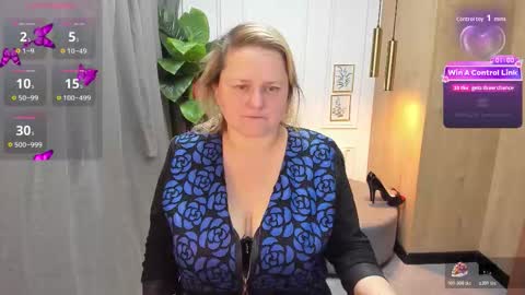 Scarlett online show from December 14, 2025, 5:57 am