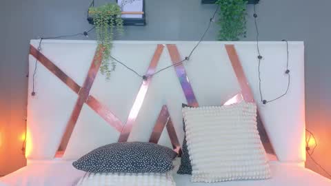 Snapshot of scarlettvex__ chatting on November 24, 2025, 7:57 pm S C A R L E T T online show from November 24, 2025, 7:57 pm