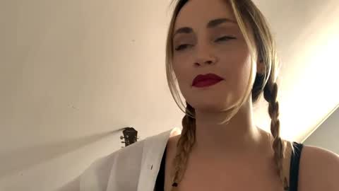 ScarlettxBlonde online show from April 3, 2026, 2:15 pm