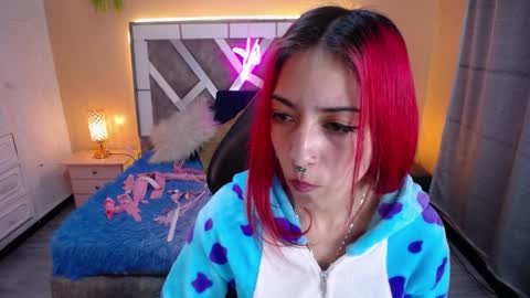 Snapshot of scarllett_bdsm chatting on December 24, 2024, 8:11 am Scarllett online show from December 24, 2024, 8:11 am