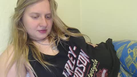 Snapshot of scartit chatting on September 9, 2025, 2:22 am ScarTit Bernhard online show from September 9, 2025, 2:22 am