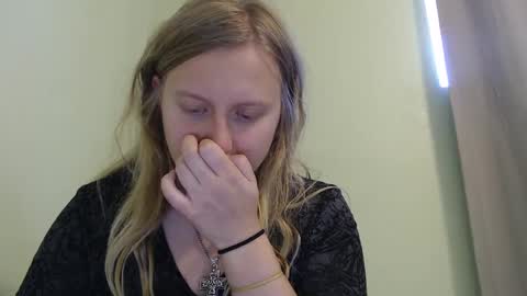 Snapshot of scartit chatting on September 19, 2025, 9:04 pm ScarTit Bernhard online show from September 19, 2025, 9:04 pm