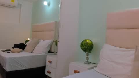 SCARLET online show from March 14, 2026, 11:15 am