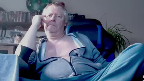 Snapshot of schnatter66 chatting on January 2, 2025, 9:22 am Thomas online show from January 2, 2025, 9:22 am