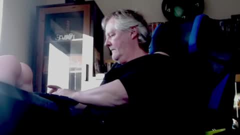 Snapshot of schnatter66 chatting on March 1, 2025, 3:05 pm Thomas online show from March 1, 2025, 3:05 pm