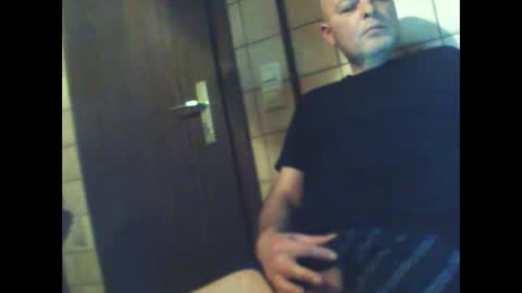 Snapshot of schnibschnab chatting on November 15, 2025, 3:04 am schnibschnab online show from November 15, 2025, 3:04 am