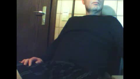 Snapshot of schnibschnab chatting on December 21, 2025, 11:34 pm schnibschnab online show from December 21, 2025, 11:34 pm