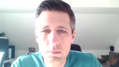 Snapshot of schnuckigeil chatting on January 31, 2025, 11:35 am Dildomen online show from January 31, 2025, 11:35 am