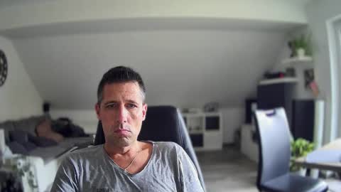 Snapshot of schnuckigeil chatting on October 23, 2025, 10:47 am Dildomen online show from October 23, 2025, 10:47 am