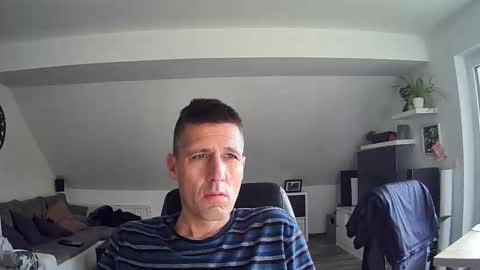 Snapshot of schnuckigeil chatting on November 12, 2025, 12:38 pm Dildomen online show from November 12, 2025, 12:38 pm