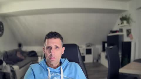 Snapshot of schnuckigeil chatting on November 24, 2025, 7:02 pm Dildomen online show from November 24, 2025, 7:02 pm