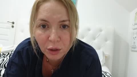 cindy desire online show from November 5, 2025, 8:20 pm