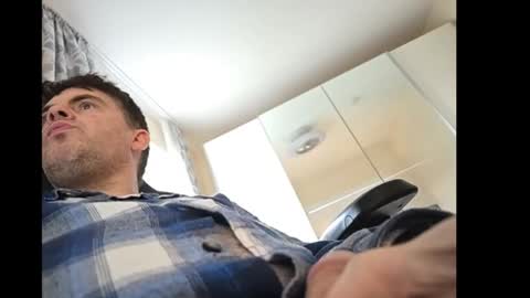 schosch01 online show from February 7, 2025, 1:53 pm