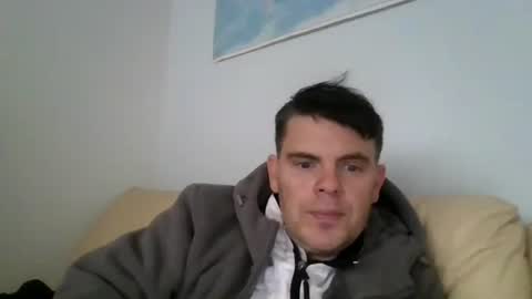 schosch01 online show from October 7, 2025, 10:23 am