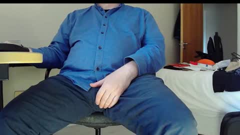 Snapshot of schwanz2023 chatting on December 17, 2025, 1:39 pm Mick online show from December 17, 2025, 1:39 pm