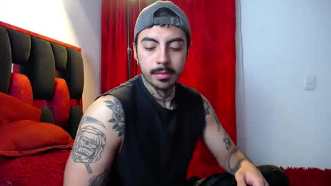 Snapshot of scockpion_ chatting on April 11, 2026, 7:56 am Alejandro help me to reach 200 thumps up online show from April 11, 2026, 7:56 am