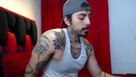 Snapshot of scockpion_ chatting on April 28, 2026, 9:25 am Alejandro help me to reach 200 thumps up online show from April 28, 2026, 9:25 am