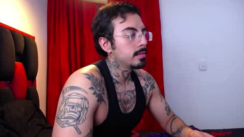 Snapshot of scockpion_ chatting on May 10, 2026, 1:11 am Alejandro help me to reach 200 thumps up online show from May 10, 2026, 1:11 am