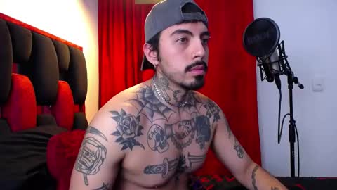 Snapshot of scockpion_ chatting on May 16, 2026, 4:53 am Alejandro help me to reach 200 thumps up online show from May 16, 2026, 4:53 am