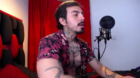 Snapshot of scockpion_ chatting on May 17, 2026, 2:20 am Alejandro help me to reach 200 thumps up online show from May 17, 2026, 2:20 am