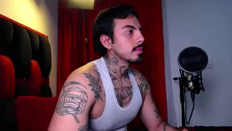 Snapshot of scockpion_ chatting on May 20, 2026, 6:52 am Alejandro help me to reach 200 thumps up online show from May 20, 2026, 6:52 am