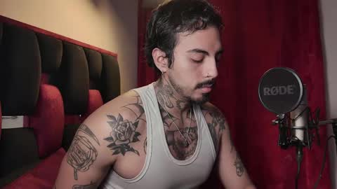 Snapshot of scockpion_ chatting on May 22, 2026, 4:52 am Alejandro help me to reach 200 thumps up online show from May 22, 2026, 4:52 am