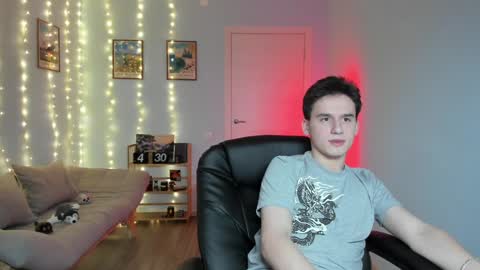 Snapshot of scooby_r chatting on December 16, 2024, 8:09 am Thomas brunette and Alex blond online show from December 16, 2024, 8:09 am