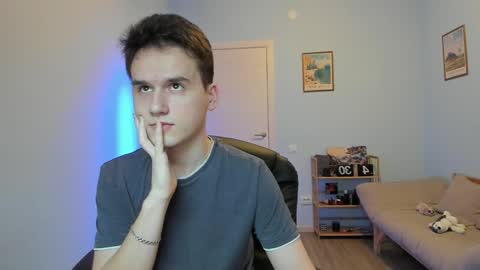 Snapshot of scooby_r chatting on January 28, 2025, 5:54 am Thomas brunette and Alex blond online show from January 28, 2025, 5:54 am