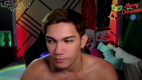 Snapshot of scorphoenix chatting on December 17, 2024, 7:59 pm Not Angelo online show from December 17, 2024, 7:59 pm