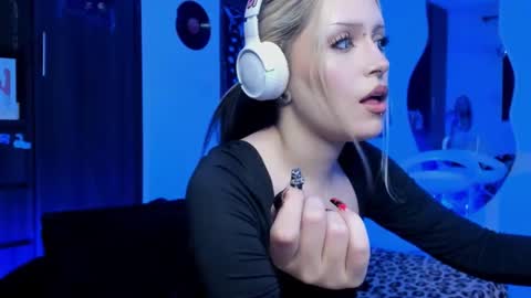 Snapshot of scorpiogyal chatting on February 14, 2026, 12:29 am Goddess online show from February 14, 2026, 12:29 am