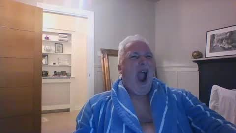 Snapshot of scoti55 chatting on April 17, 2026, 10:35 pm scoti55 online show from April 17, 2026, 10:35 pm