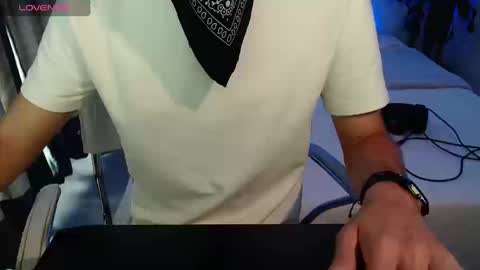 Snapshot of scott_traviis01 chatting on September 22, 2025, 9:39 pm Scott online show from September 22, 2025, 9:39 pm