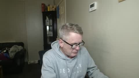 Snapshot of scottsman214 chatting on October 19, 2025, 2:23 am James online show from October 19, 2025, 2:23 am