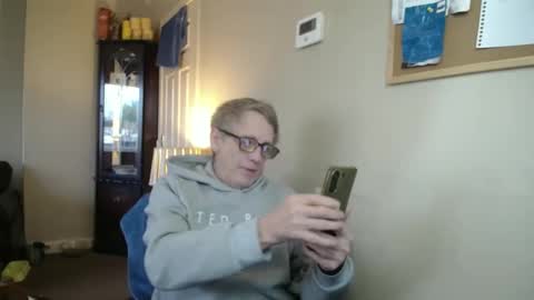 Snapshot of scottsman214 chatting on December 18, 2025, 10:21 am James online show from December 18, 2025, 10:21 am