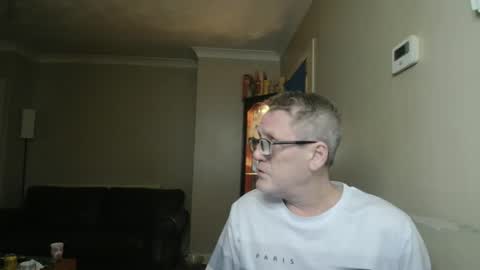 Snapshot of scottsman214 chatting on February 27, 2026, 11:27 pm James online show from February 27, 2026, 11:27 pm