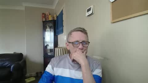 Snapshot of scottsman214 chatting on February 28, 2026, 11:44 am James online show from February 28, 2026, 11:44 am