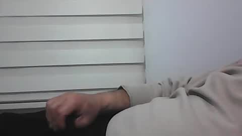 Snapshot of screw2 chatting on February 15, 2025, 9:48 pm Evren online show from February 15, 2025, 9:48 pm