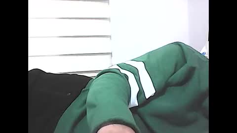 Snapshot of screw2 chatting on March 2, 2025, 3:16 pm Evren online show from March 2, 2025, 3:16 pm