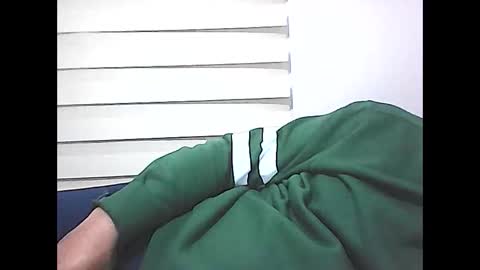 Snapshot of screw2 chatting on March 9, 2025, 7:26 pm Evren online show from March 9, 2025, 7:26 pm