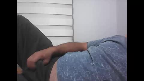 Snapshot of screw2 chatting on September 30, 2025, 6:35 pm Evren online show from September 30, 2025, 6:35 pm