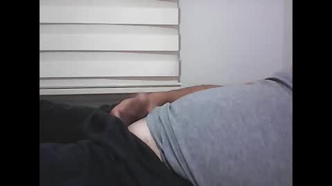 Snapshot of screw2 chatting on November 11, 2025, 6:52 pm Evren online show from November 11, 2025, 6:52 pm